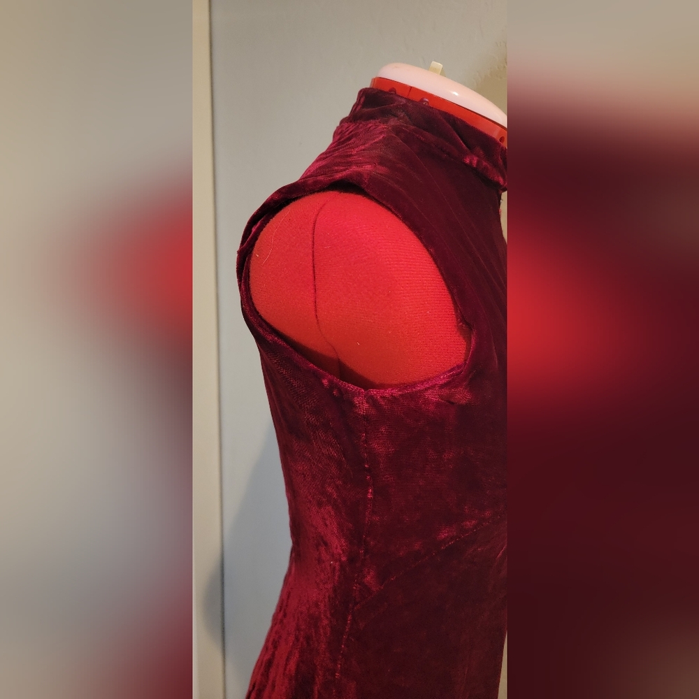 Vintage 1980's Asian Influenced Red Velour Dress - Picture 10 of 11